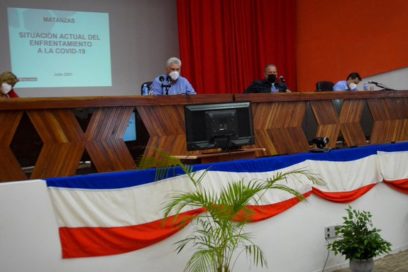 Díaz-Canel chequea en Matanzas programa de enfrentamiento a la Covid-19