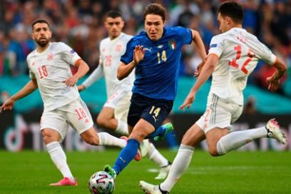 Italia se convierte en la primera finalista de la Euro: Tras el empate a un gol en 120 minutos, la selección italiana derrotó a España en los penaltis 4-2. Por los italianos falló Locatelli, pero Dani Olmo y Morata no pudieron convertir sus tiros.