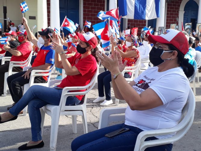 El pueblo de Holguín dice no a la violencia y al odio. Foto: Lianne Fonseca