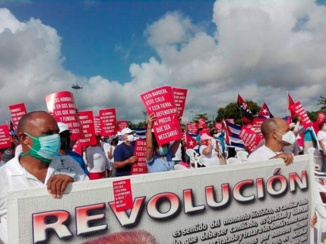 Bien alto, claro y con absoluta vigencia el concepto de Revolución definido por Fidel. Foto: Pastor Batista Valdés
