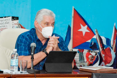 Díaz-Canel evalúa situación epidemiológica en el centro del país