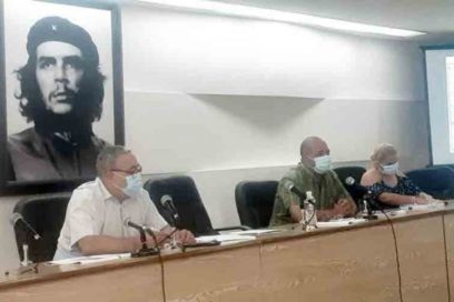 Controlar la epidemia de la COVID-19 y prepararse para Elsa: las dos batallas de La Habana