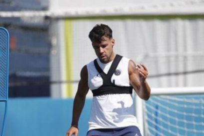 Bernat se entrena con el PSG diez meses después.