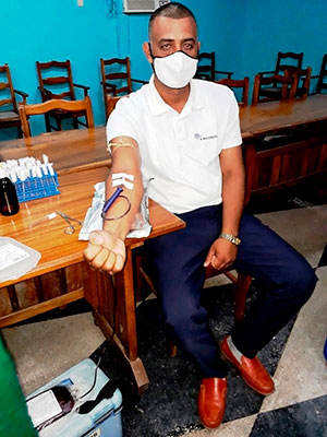 Jóvenes trabajadores también brinda su aporte. Foto: Jorge Pérez Cruz