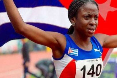 Almanza avanzó a semifinales en 800 y Zayas se fue temprano en altura