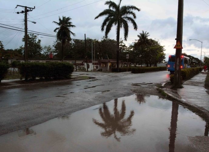 En horas tempranas de este lunes las máximas autoridades anunciaron que no se reportaban daños asociados al paso de Elsa por el sur del territorio. Foto: Rodolfo Blanco Cué, ACN