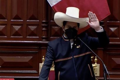 Castillo jura como presidente de Perú por una nueva constitución