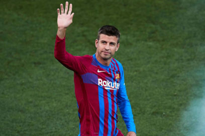 Piqué rebaja su ficha para que el Barça inscriba a los nuevos jugadores.
