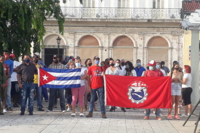 La Revolución seguirá siendo invicta