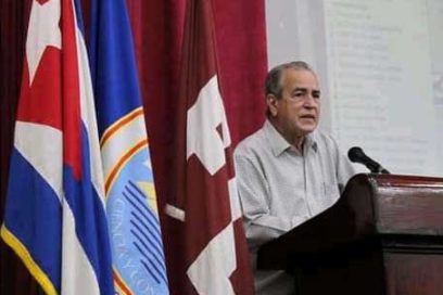 Evalúa Ministro de Educación Superior preparativos para reinicio del curso