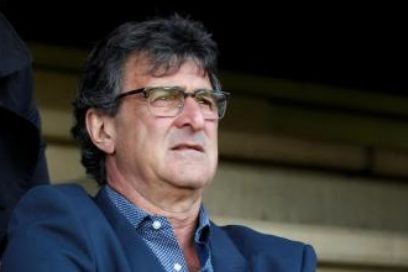 Kempes sobre Messi: “Es la gallina de los huevos de oro para el FCB y LaLiga, pero tampoco hay que pensar que Tebas debe dar el brazo a torcer. No se puede dejar que el Barça haga lo que quiera, rompa los estatutos y le pague 100 millones por año”.