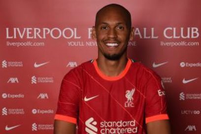 Fabinho seguirá en el Liverpool: El mediocampista brasileño Fabinho firmó una renovación de contrato y seguirá vistiendo los colores del Liverpool hasta junio de 2026. El jugador se mostró feliz, pues no deseaba marcharse.