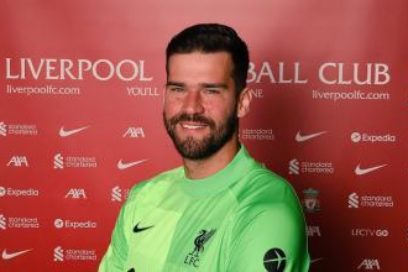 Allison seguirá en el Liverpool hasta 2027.