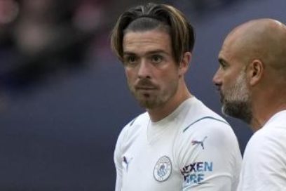 Guardiola tras el debut de Grealish: “Encontraremos su ritmo. Conocerá a sus compañeros y sus compañeros a él. Paso a paso se encontrará mejor, sé que es un chico encantador, por lo que no habrá ningún problema para que se adapte rápidamente”.
