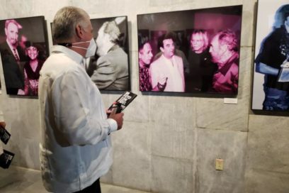 Asiste Miguel Díaz-Canel a inauguración de muestras fotográficas dedicadas a Fidel