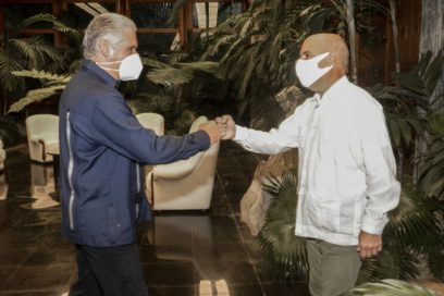 Presidente cubano sostiene encuentro con el activista cubanoamericano Carlos Lazo
