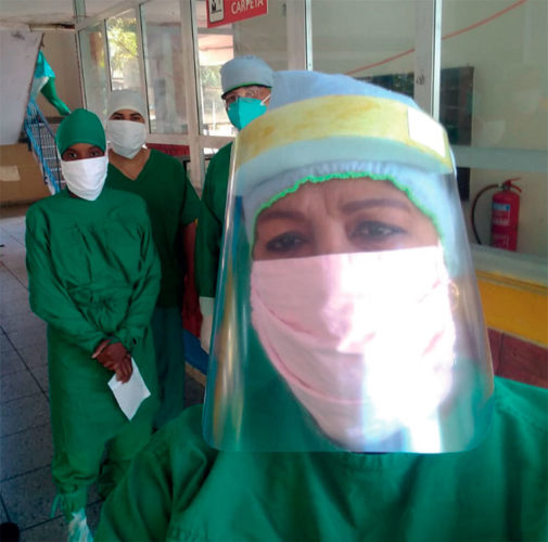 Como la doctora Juana, junto a sus compañeros del centro de aislamiento Antonio Maceo, de la Universidad de Oriente, hay miles de profesionales cubanos de la salud que desde hace más de un año, día por día, ponen talento y corazón a favor de la vida. Foto: Cortesía de la doctora Juana Danger Agüero