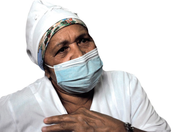“Mis padres siempre me enseñaron que la Revolución hecha por Fidel, por y para el pueblo, había que cuidarla”, afirmó la Heroína del Trabajo de la República de Cuba, Hilda Reyes López. Foto: Agustín Borrego