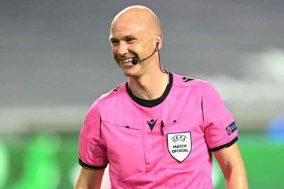 Anthony Taylor recuerda el partido del infarto de Eriksen:  «Cuando se tomó la decisión, se hizo de acuerdo con los equipos y las federaciones. Los futbolistas habían hablado con Christian por FaceTime. Y les había dicho que terminaran el partido».