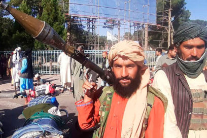 Talibanes y gobierno afgano debaten traspaso pacífico del poder