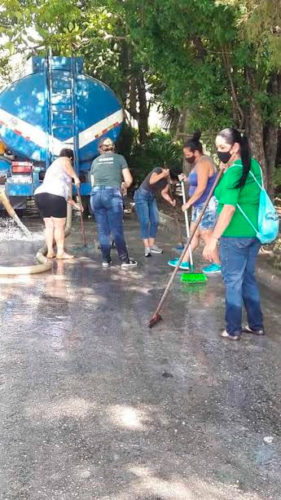 También se realizaron labores en las áreas exteriores de la instalación de salud. Foto: Facebook de Julio Morales Verea