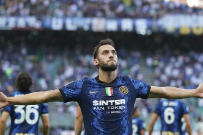 Resultados: El Bayer Leverkusen derrotó 4-0 al Borussia Mönchengladbach con dianas de Schick, Diaby, Amiri y un autogol. Mientras tanto, el Inter de Milán venció con idéntico marcador al Genoa con tantos de Skriniar, Calhanoglu, Vidal y Dzeko.