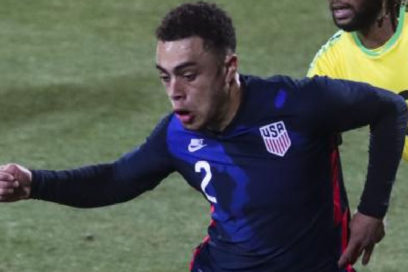 Sergiño Dest sufrió un esguince de tobillo.