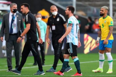 Scaloni tras la suspensión del Brasil-Argentina: “Me pone muy triste lo que acaba de pasar. No busco culpables. No era el momento para hacerlo. Tendría que haber sido una fiesta y termina en esto. Queríamos jugar. Los jugadores de Brasil también”.