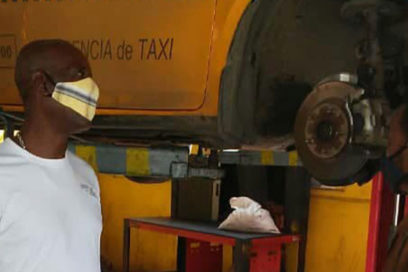 Solucionan piezas de autos transportistas santiagueros