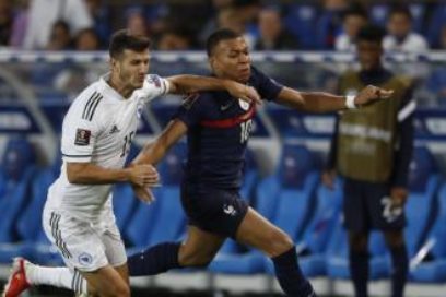 Mbappé tiene molestias y no estará en los próximos partidos con Francia.