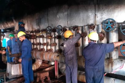 Laboran intensamente para reparar avería en termoeléctrica holguinera