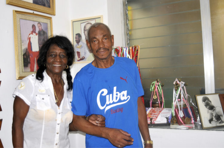 Rolando Garbey junto a su esposa. Foto: José Raúl Rodríguez Robleda