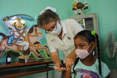 Vacunas contra la COVID-19 para los “locos bajitos” de Santiago de Cuba