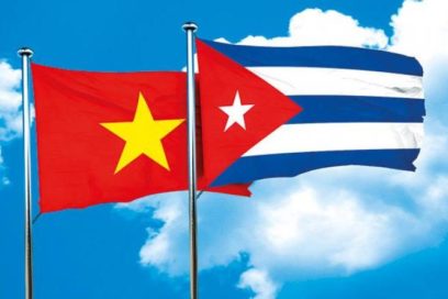 Díaz Canel y otros dirigentes cubanos felicitan a Vietnam por el aniversario 76 de su independencia