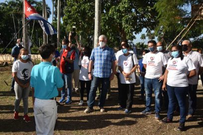 Recorre presidente de Cuba barrio capitalino de La Lisa (+Fotos y Videos)