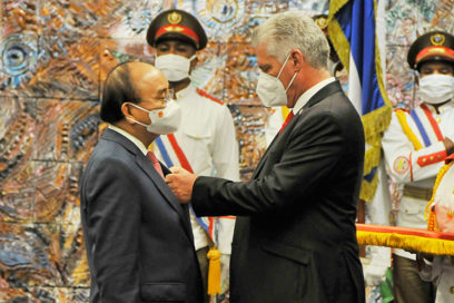 Abrazos y acuerdos entre hermanos