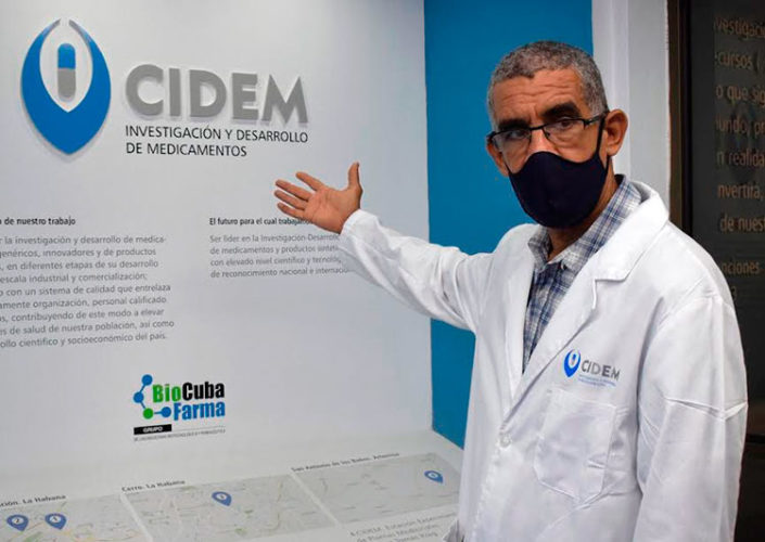 Nuestros sueños van encaminados a ser tecnológicamente más fuertes y robustos, subrayó el Doctor en Ciencias Farmacéuticas Alejandro Saúl Padrón Yaquis, director del CIDEM. Foto: Agustín Borrego