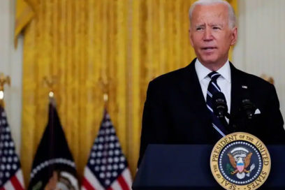 Veinte años después, Biden renueva emergencia nacional