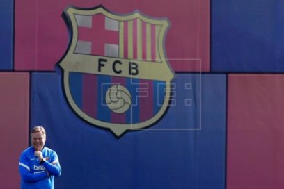 Además de Xavi y Bob Martínez, suenan Pirlo y Gallardo para sustituir a Ronald Koeman en el Barcelona.