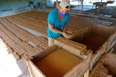 Reivindicación del barro y la piedra de potrero (+ Fotos)