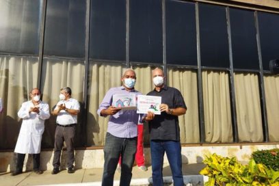 Entregan Premio del Barrio al Centro de Inmunología Molecular