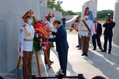 Presidente de Vietnam rinde honores a José Martí
