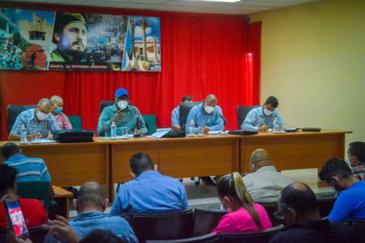 Reconoce Valdés Mesa esfuerzo de agricultores de Las Tunas