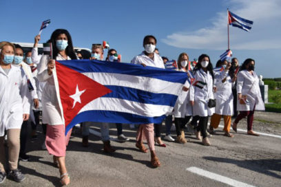 Regresa brigada médica procedente de Emiratos Árabes Unidos