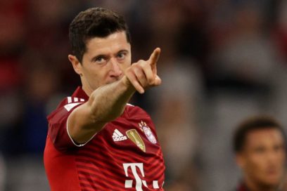Lewandowski, delantero polaco del Bayern, desea renovar el contrato hasta el 2025.