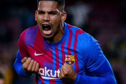 Ronald Araujo se perderá el partido ante el Valencia por lesión.