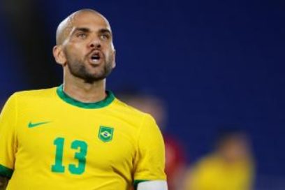 Dani Alves se ofreció al Barça: Según informan en España, el lateral brasileño de 38 años Dani Alves llamó a la directiva azulgrana con la intención de volver al equipo. Sin embargo, la entidad lo rechazó, pues prefiere apostar por los jóvenes.