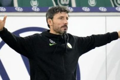 El Wolfsburgo echa a Van Bommel.