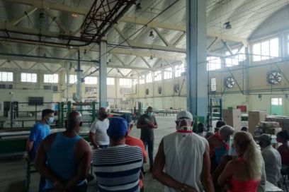 Continúan trabajadores  villaclareños respaldando la Revolución