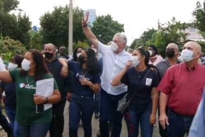 Díaz-Canel dialoga sobre mejoras en barrios (+ Fotos)